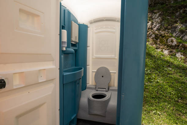 Best Best portable toilet rental  in De Pere, WI